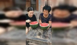 婆婆和儿媳吃瓜