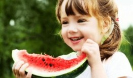 臭丫头吃瓜,揭秘娱乐圈那些不为人知的幕后故事