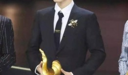 肖战和李现吃瓜,吃瓜群众纷纷围观