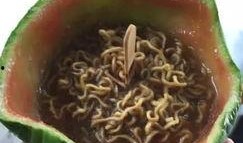 带你吃瓜板蓝根泡面,带你吃瓜，解锁健康美味新体验