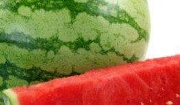 梦见在西瓜地吃瓜,西瓜地里的甜蜜诱惑