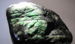 卖翡翠吃瓜视频,揭秘卖翡翠吃瓜视频背后的秘密