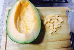 小孩怎么吃哈密瓜不上火,儿童哈密瓜食用攻略，轻松预防上火