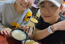 吃瓜情侣住酒店,吃瓜情侣酒店浪漫邂逅记