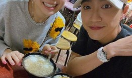 吃瓜情侣住酒店,吃瓜情侣酒店浪漫邂逅记