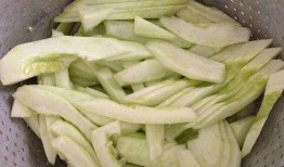 吃白瓜丝中毒,食品安全警钟长鸣