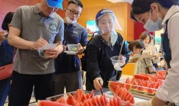 上海54岁阿姨吃瓜,一场意外的吃瓜盛宴