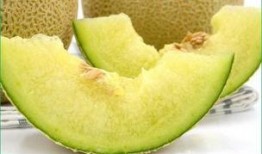 脾虚宝宝可以吃哈密瓜吗,脾虚宝宝适宜食用哈密瓜吗？营养解析与食用建议